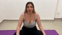 Ho scopato la mia sorellastra durante lo yoga tantrico